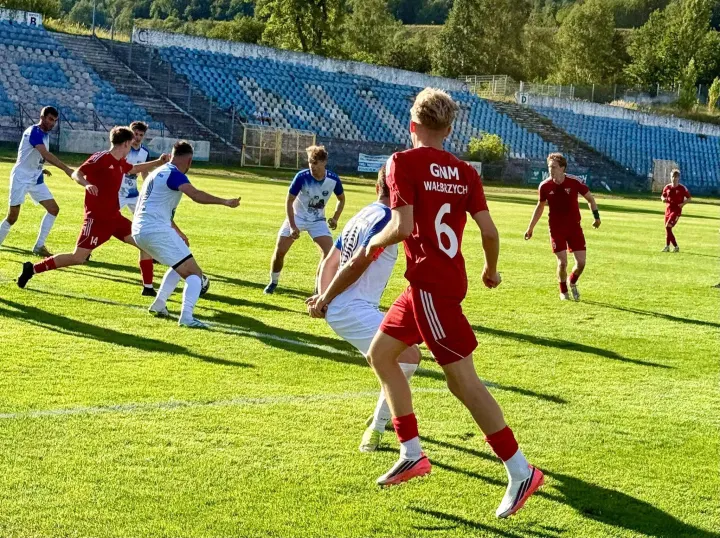 GNM vs Zjednoczeni Żarów
